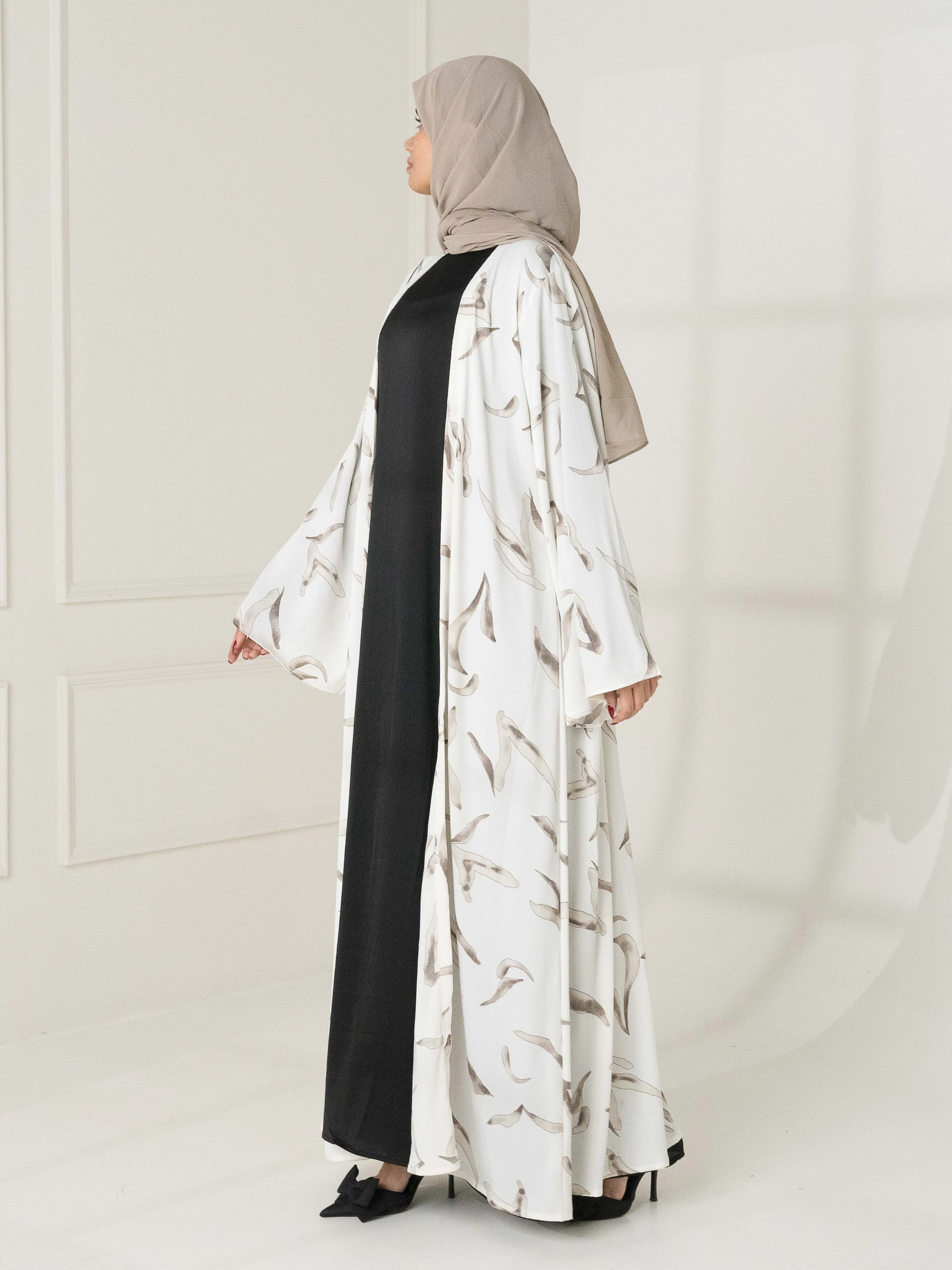 Eimaan Long Jacket - White